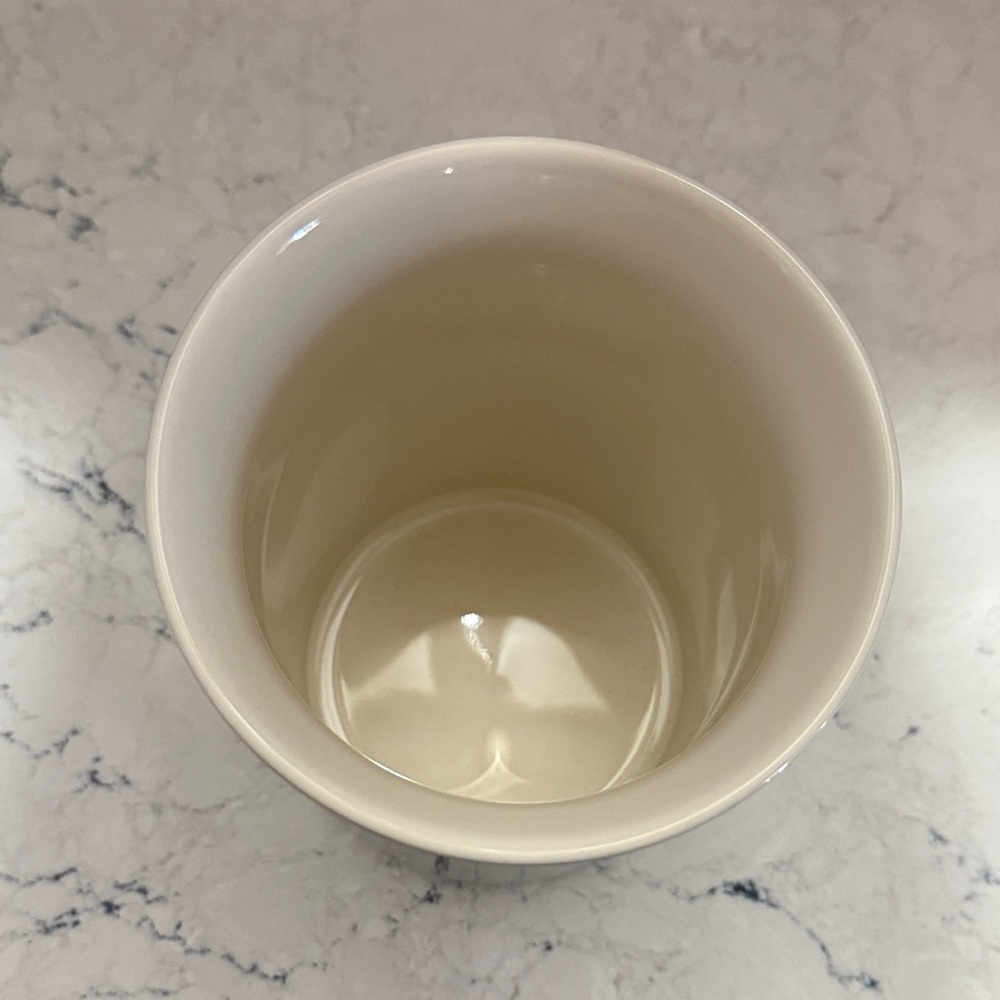 Le Creuset Stoneware in Pistache - Picture 3 of 5